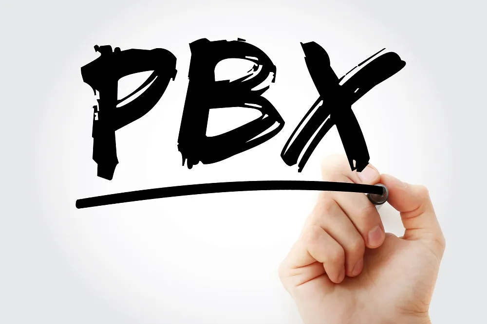 クラウドPBXとは？ビジネスフォンでの役割、種類・コストなど解説